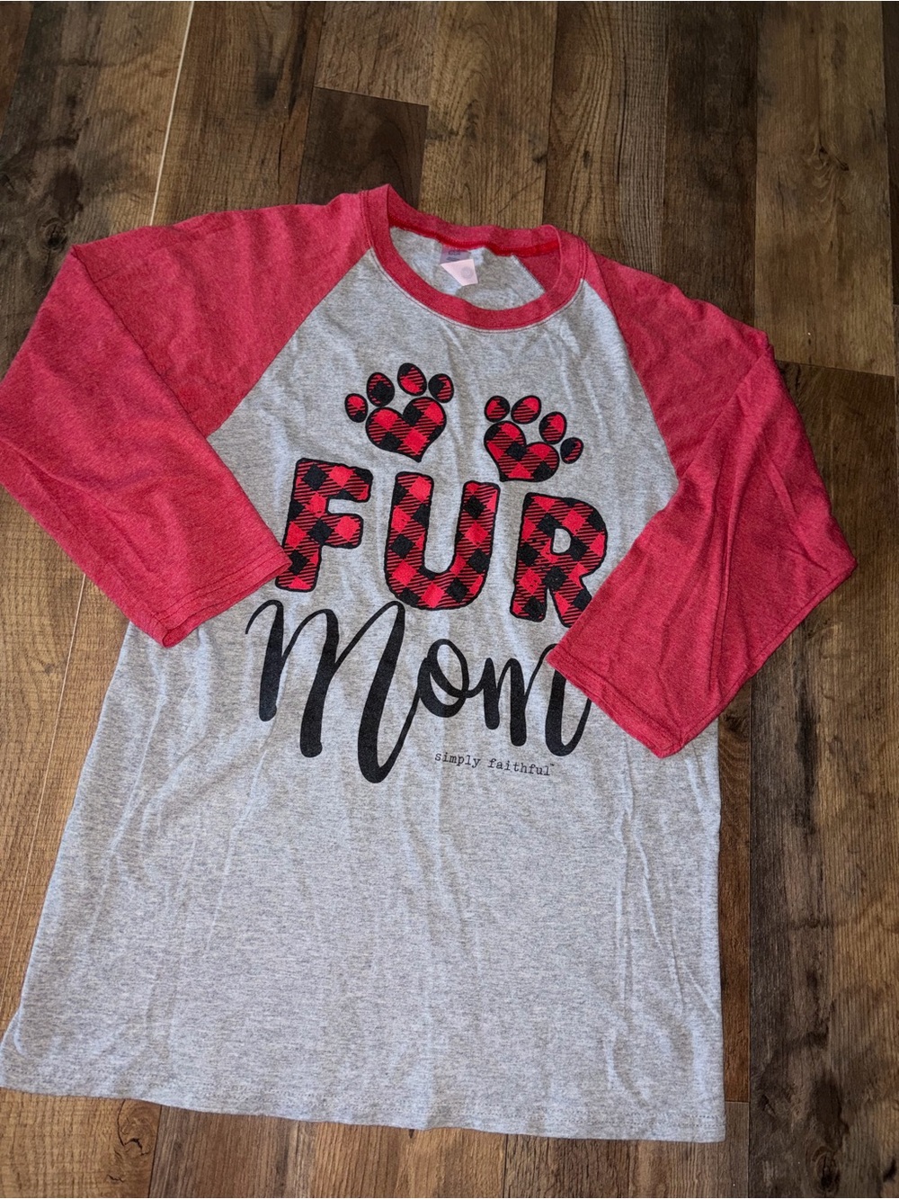 Red & Gray 'Fur Mom' Raglan Tee